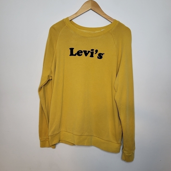 Levi's Other - Levi's Crew Sweatshirt Size M